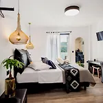 A & B Minimal ιι With Sea View In Апартаменты