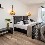 Апартаменты A & B Minimal ιι With Sea View In