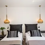 Апартаменты A & B Minimal ιι With Sea View In *