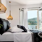 A & B Minimal ιι With Sea View In *