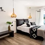 A & B Minimal ιι With Sea View In شقة أرغوستولي