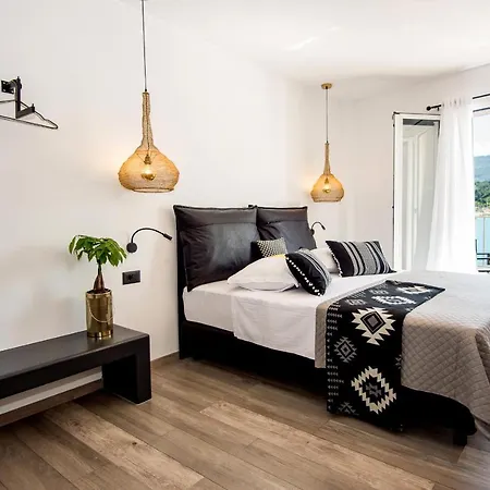 A & B Minimal ιι With Sea View In Apartment Argostoli (Kefalonia)