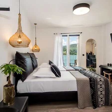 A & B Minimal ιι With Sea View In Argostoli (Kefalonia)