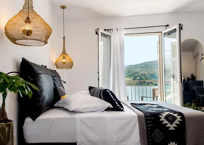 A & B Minimal ιι With Sea View In *