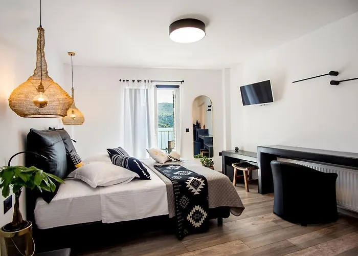 A & B Minimal ιι With Sea View In Appartement