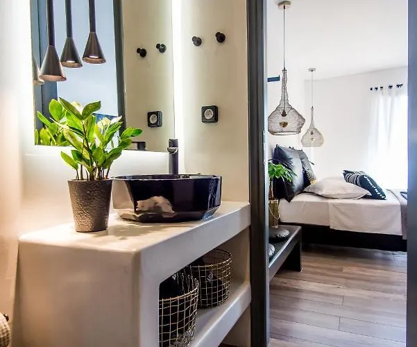 Appartement A & B Minimal ιι With Sea View In *