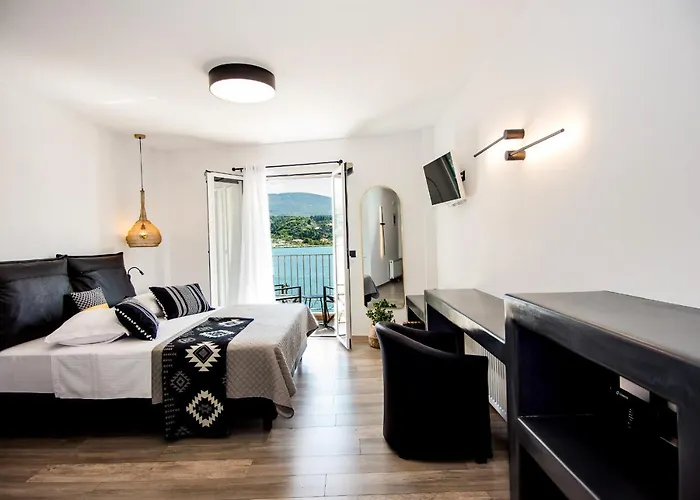 A & B Minimal ιι With Sea View In Appartement *