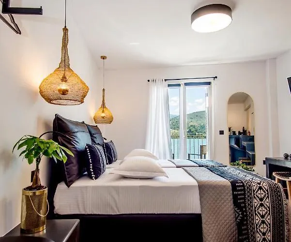 A & B Minimal ιι With Sea View In Appartement